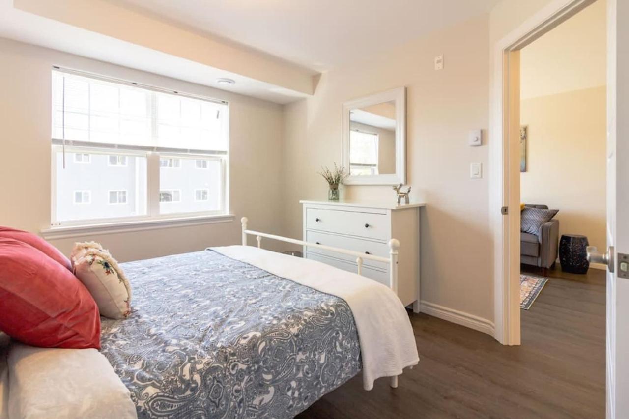 Newly Renovated Modern Condo Near Hospital, Unb Patio & Parking Coffee Сент-Джон Экстерьер фото