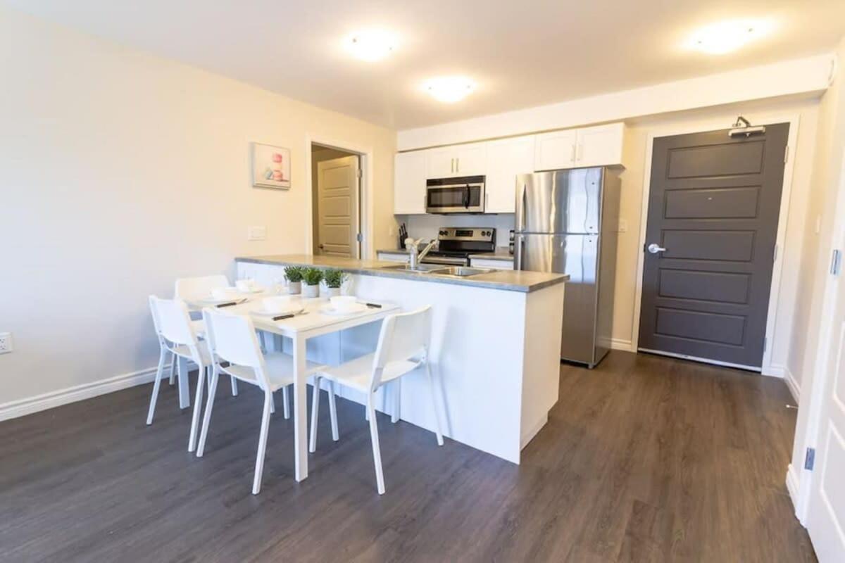 Newly Renovated Modern Condo Near Hospital, Unb Patio & Parking Coffee Сент-Джон Экстерьер фото