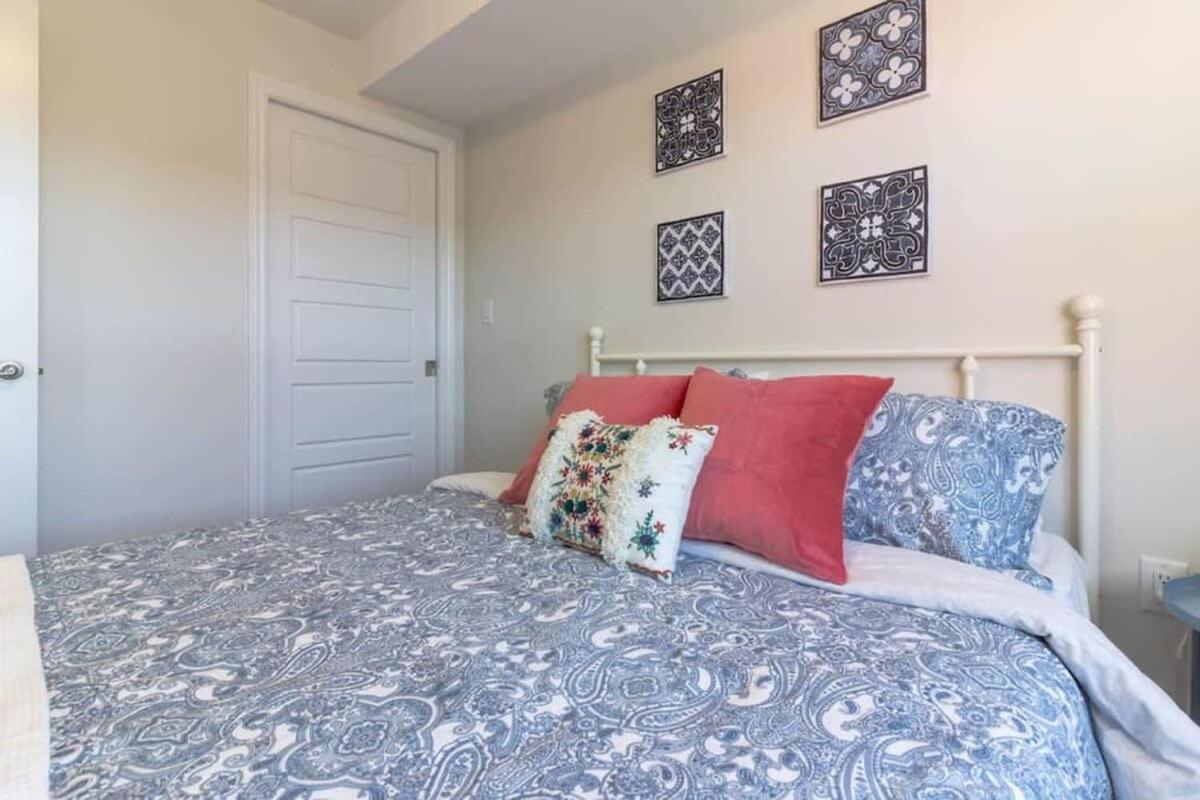 Newly Renovated Modern Condo Near Hospital, Unb Patio & Parking Coffee Сент-Джон Экстерьер фото