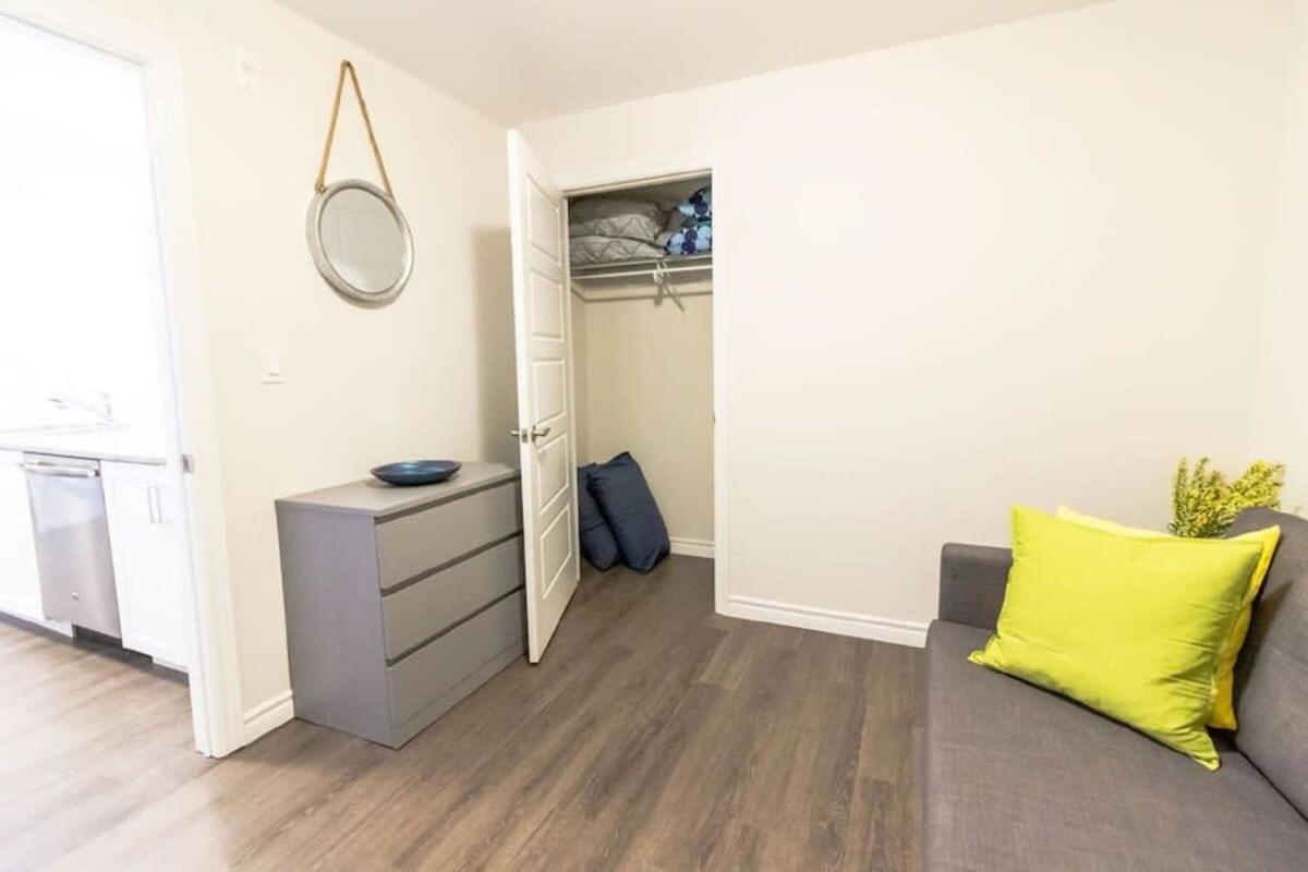 Newly Renovated Modern Condo Near Hospital, Unb Patio & Parking Coffee Сент-Джон Экстерьер фото